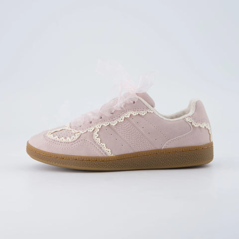Belinda-K Lace Sneaker
