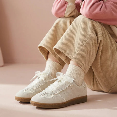Belinda-K Lace Sneaker