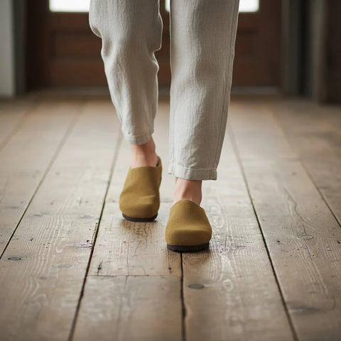 Lute Suede Clogs