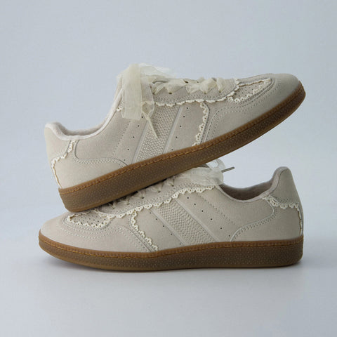 Belinda-K Lace Sneaker