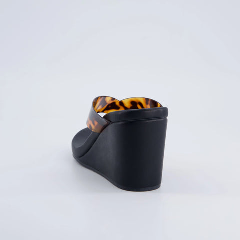 Bera Platform Sandals